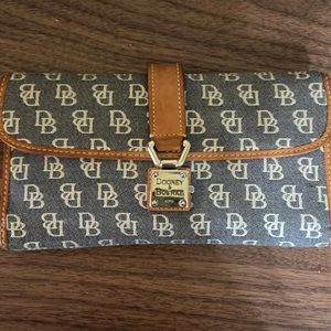 Dooney and Bourke wallet